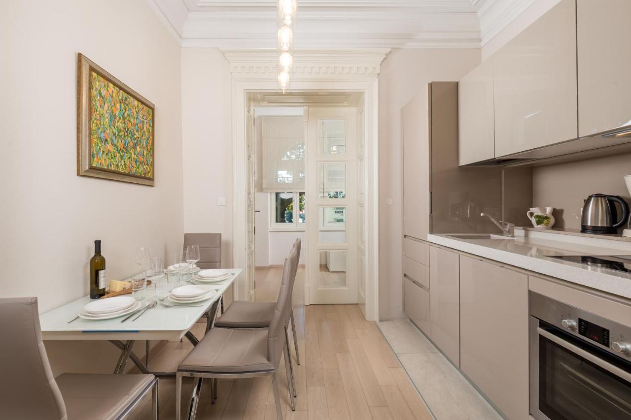 Villa Sokol Apartments Opatija Center מראה חיצוני תמונה