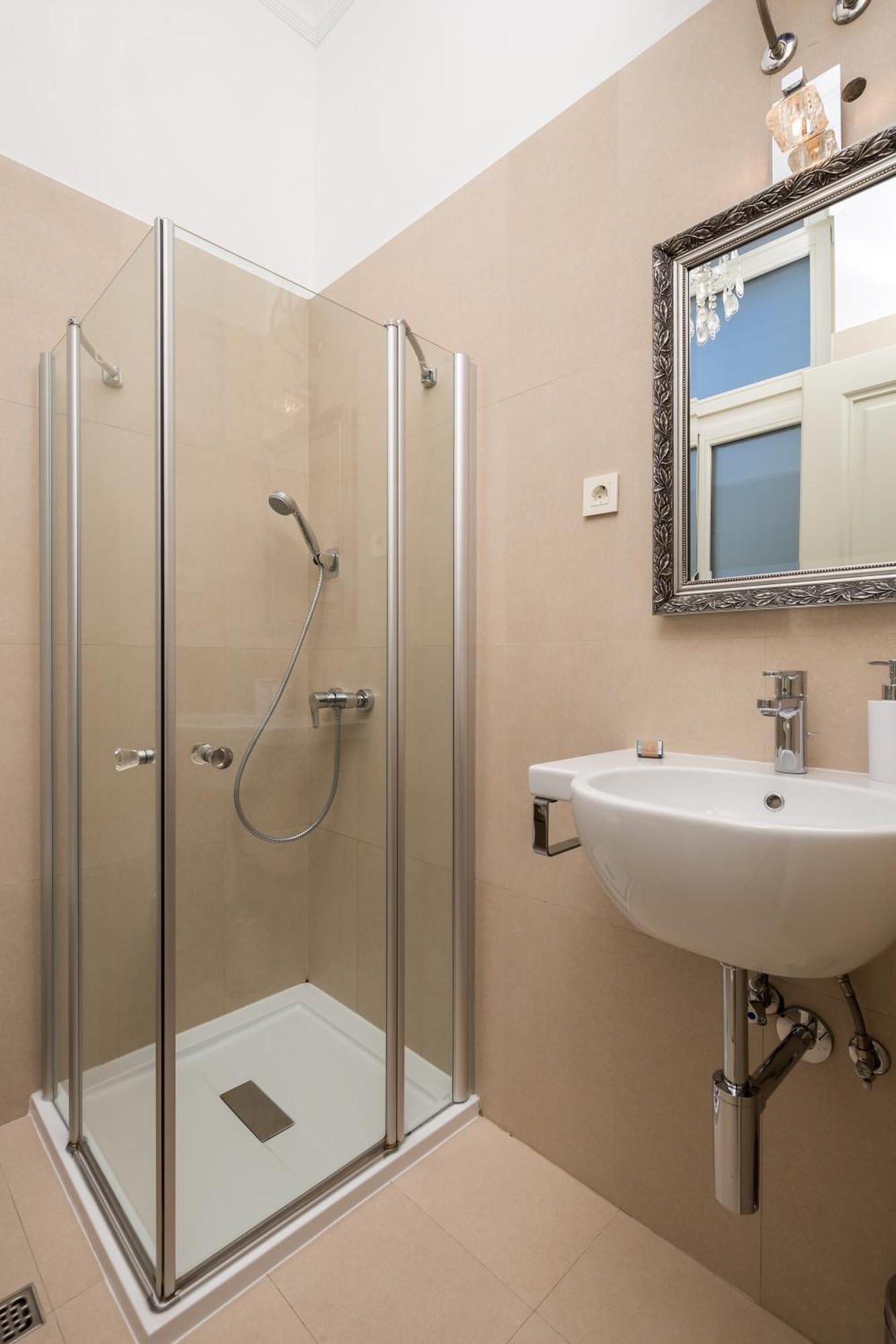 Villa Sokol Apartments Opatija Center חדר תמונה